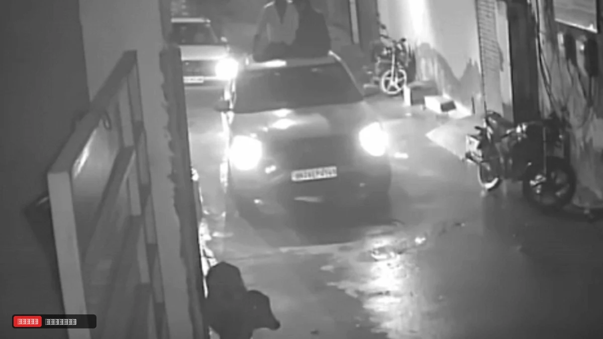 गुरुग्राम में क्रेटा सवार युवकों का सरेआम हुड़दंग: महिला-बच्चों से बदसलूकी, सनरूफ पर डांस; पुलिस जांच में जुटी