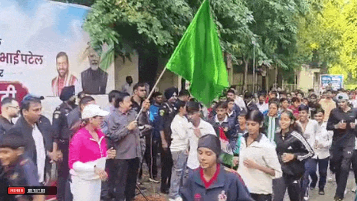 राष्ट्रीय एकता दिवस पर गुरुग्राम में सैकड़ों लोग दौड़े:  मंत्री राव नरबीर ने एकता-अखंडता की दिलाई शपथ; उत्कृष्ट धावकों को मिले प्रमाण पत्र - gurugram News