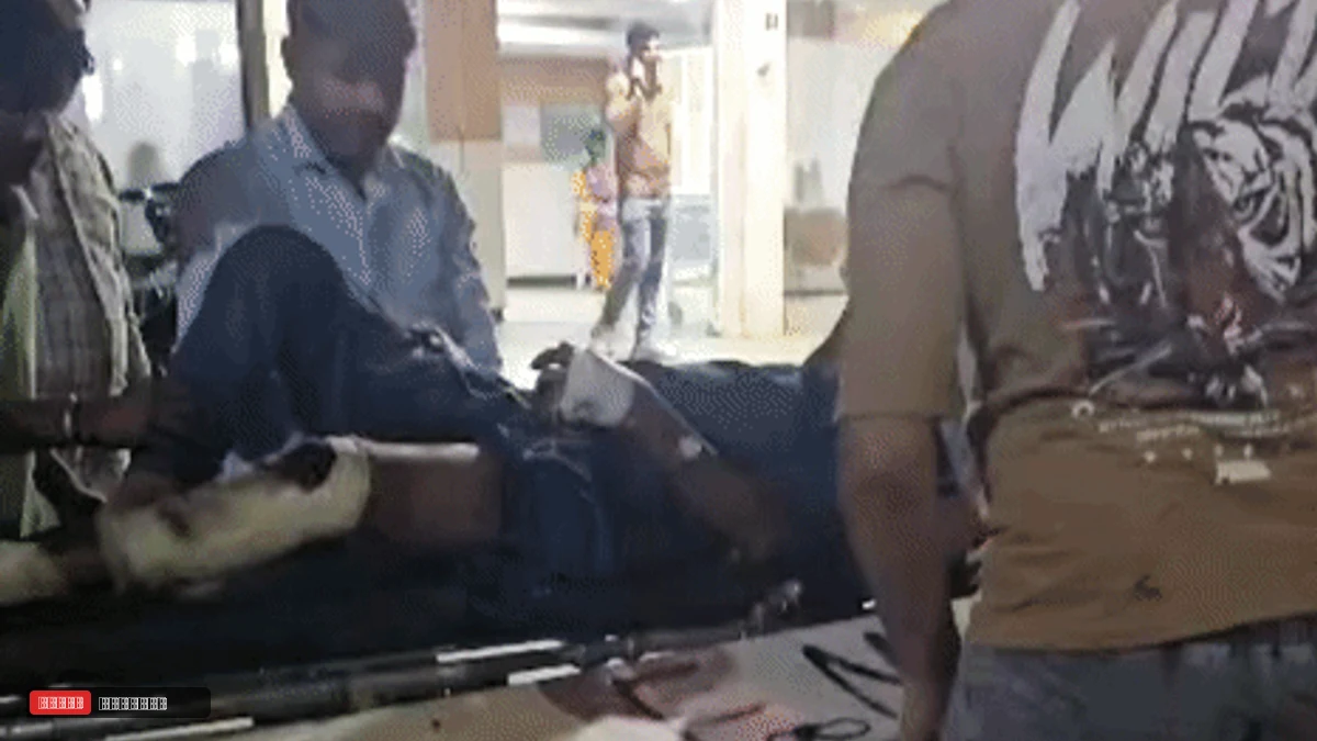 पानीपत में मजदूरों से भरा ऑटो पलटा, तीन घायल:  ड्राइवर पर फोन में व्यस्त होने का आरोप; काम से घर लौट रहे थे - Panipat News