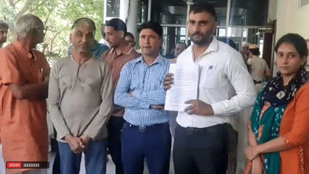 रेवाड़ी में पत्नी के पास पुलिसकर्मी मिलने पर विवाद: पीड़ित एडवोकेट ने एसपी से की मुलाकात, पत्नी ने भी दी मारपीट शिकायत - Rewari News