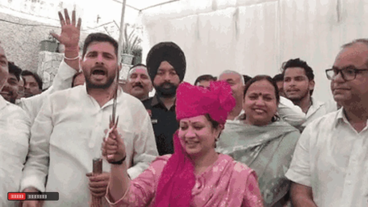चंडीगढ़ में राव इंद्रजीत की 'टी-डिप्लोमेसी': स्मृति ईरानी की बैठक के बाद आरती राव के घर जुटे 8 विधायक