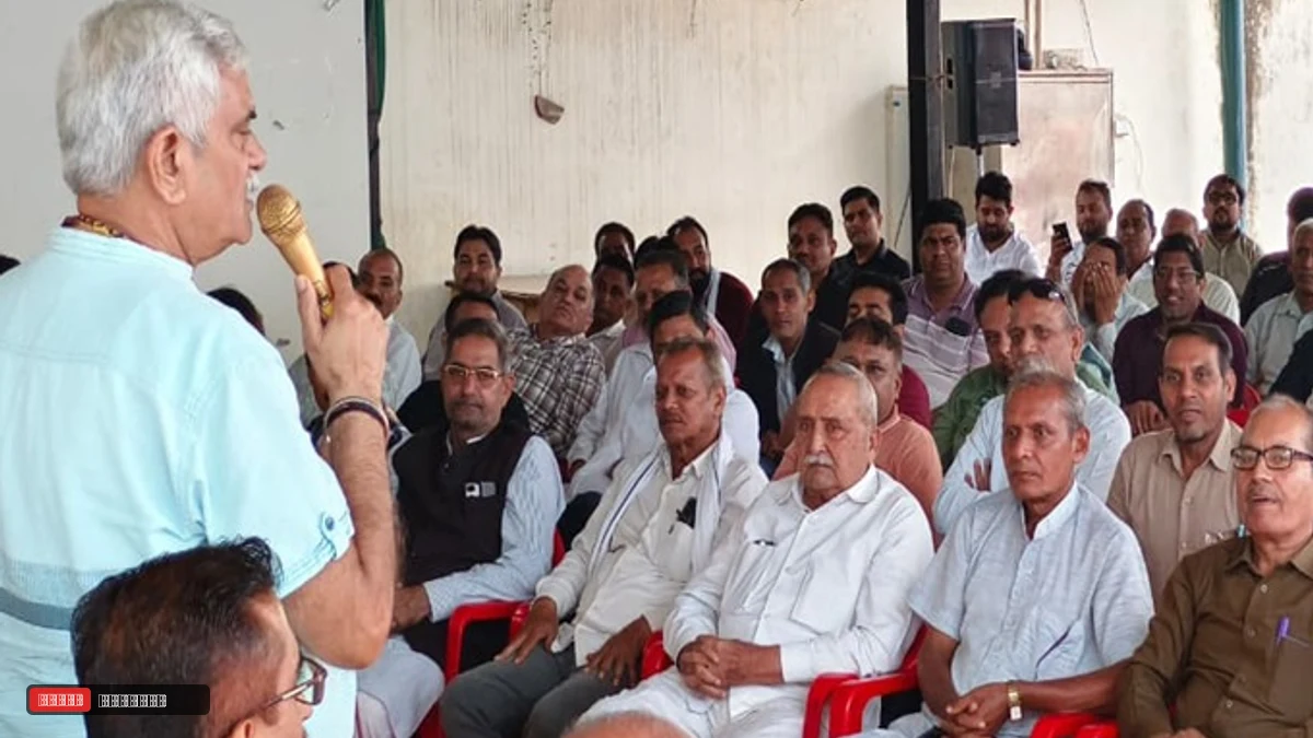 रोहतक में भाजपा की 'लोकतंत्र बचाओ' पदयात्रा: मनीष ग्रोवर बोले- कांग्रेस की हताशा का 1 नवंबर को मिलेगा जवाब