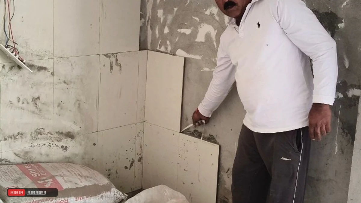 PHC की दीवारों पर हाथ लगाते ही उखड़ रही सीमेंट:  सिरसा में 4.66 करोड़ से बन रहा स्वास्थ्य केंद्र; गुणवत्ता पर विवाद - dabwali News