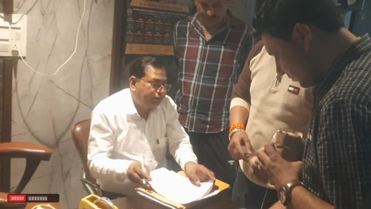 यमुनानगर में CM फ्लाइंग और फूड सेफ्टी विभाग की रेड:  छेना टोस्ट और खोया के लिए सैंपल, जांच के लिए लैब भेजे - Yamunanagar News