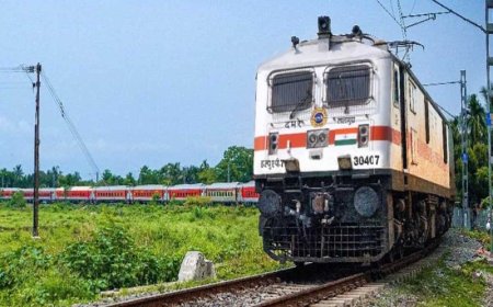 Indian Railways Cancelled Trains List: कोहरे का कहर शुरू, रेलवे ने 56 ट्रेनें की रद्द, यात्रा से पहले चेक करें पूरी डिटेल